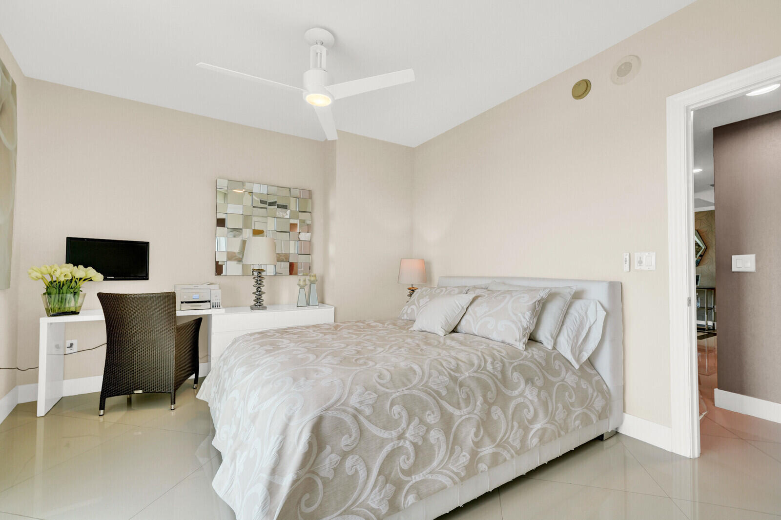 1 N Ocean Boulevard 1007 Property Photo 46