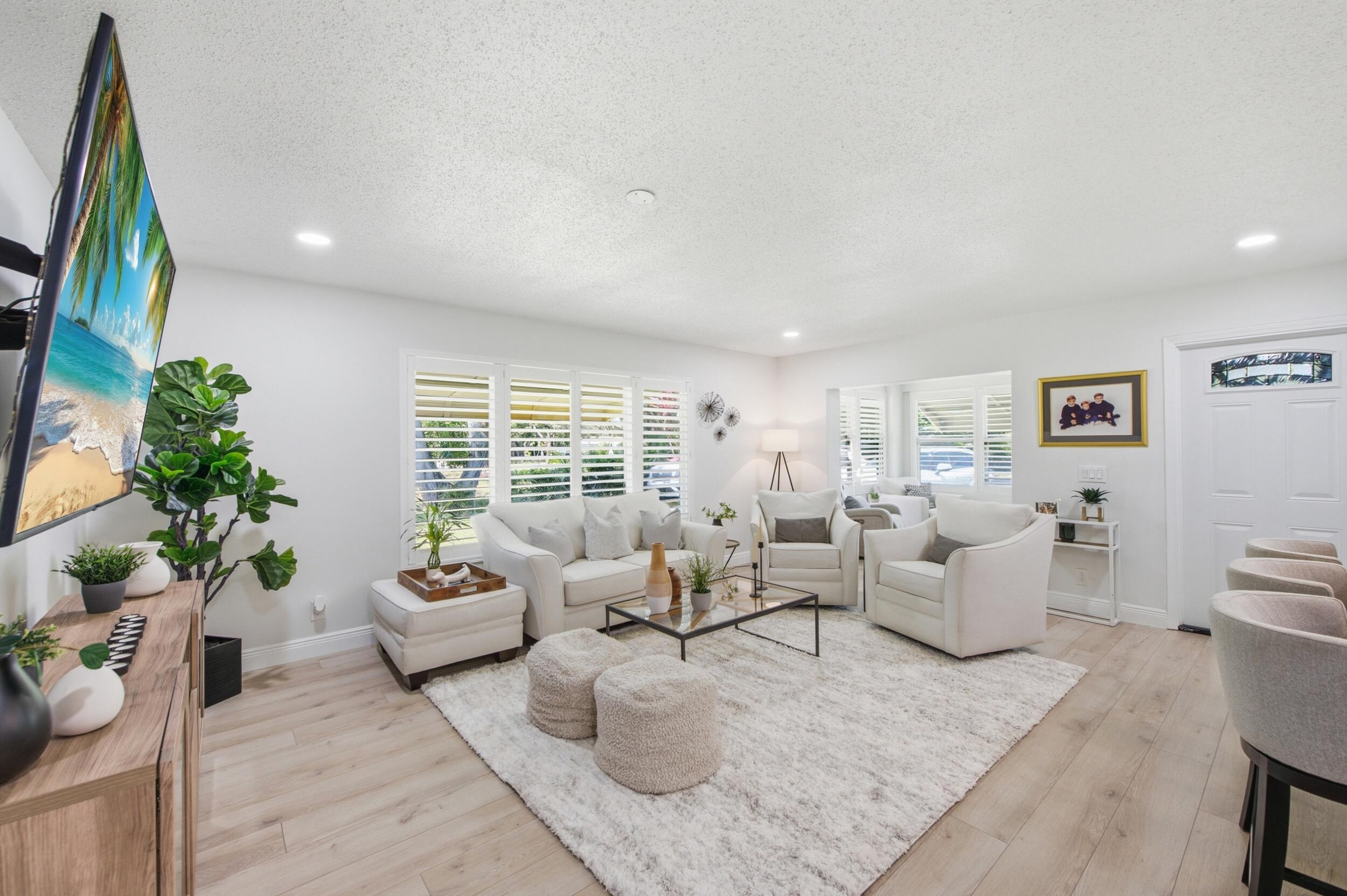 957 Circle Drive D Property Photo 6