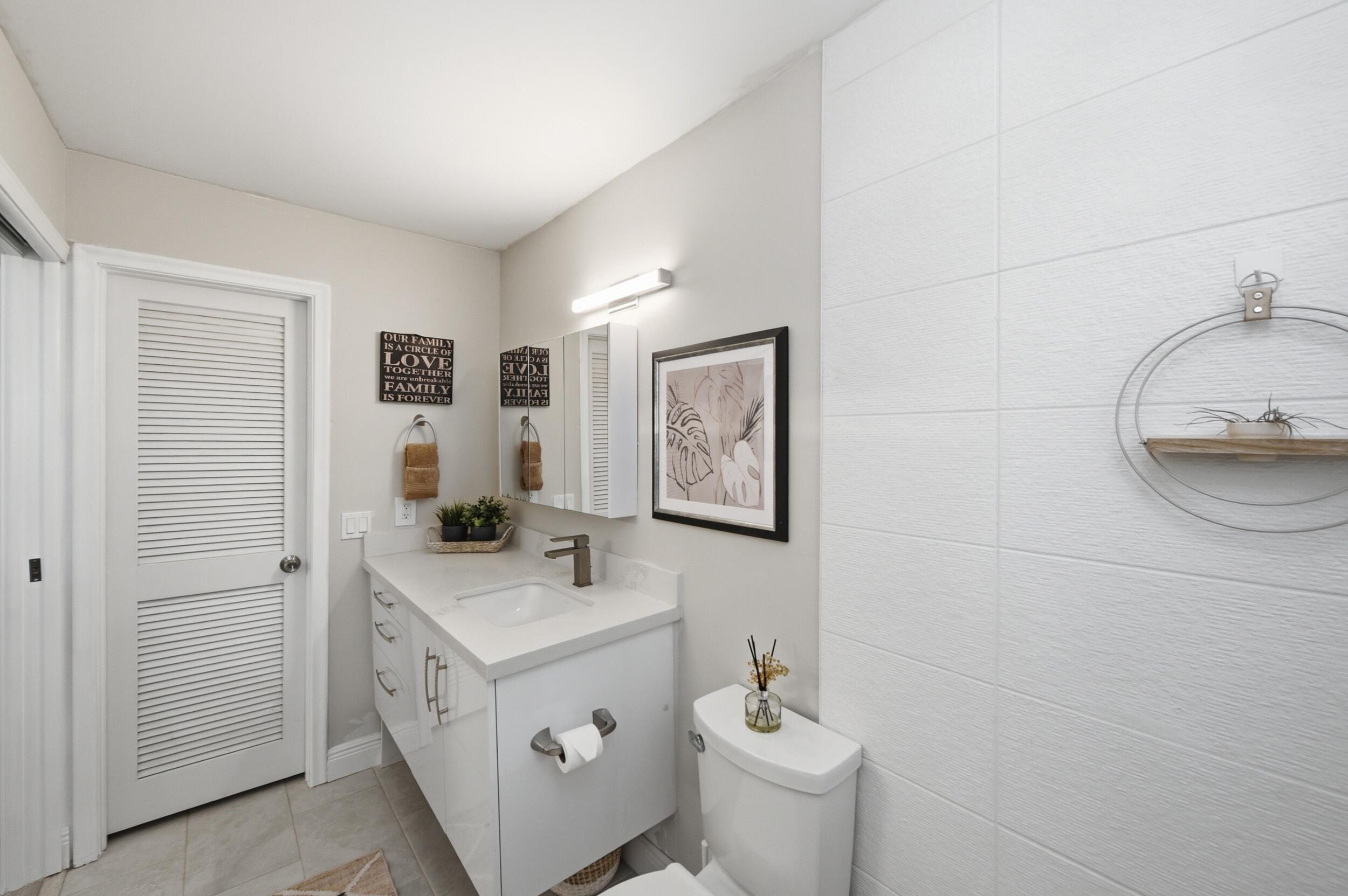 957 Circle Drive D Property Photo 18