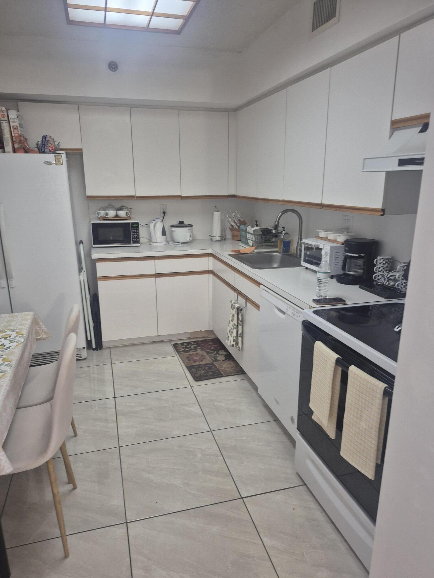 3600 Mystic Pointe Drive 1202 Property Photo 10