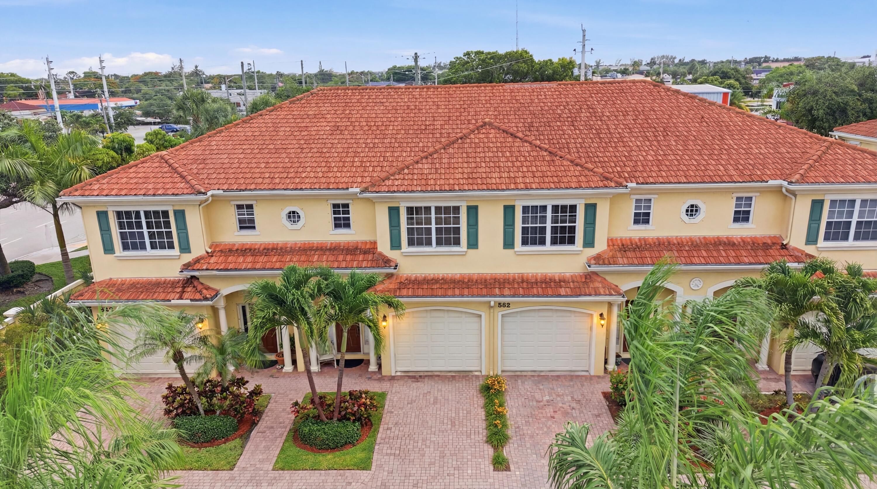 556 Marbella Circle Property Photo 2
