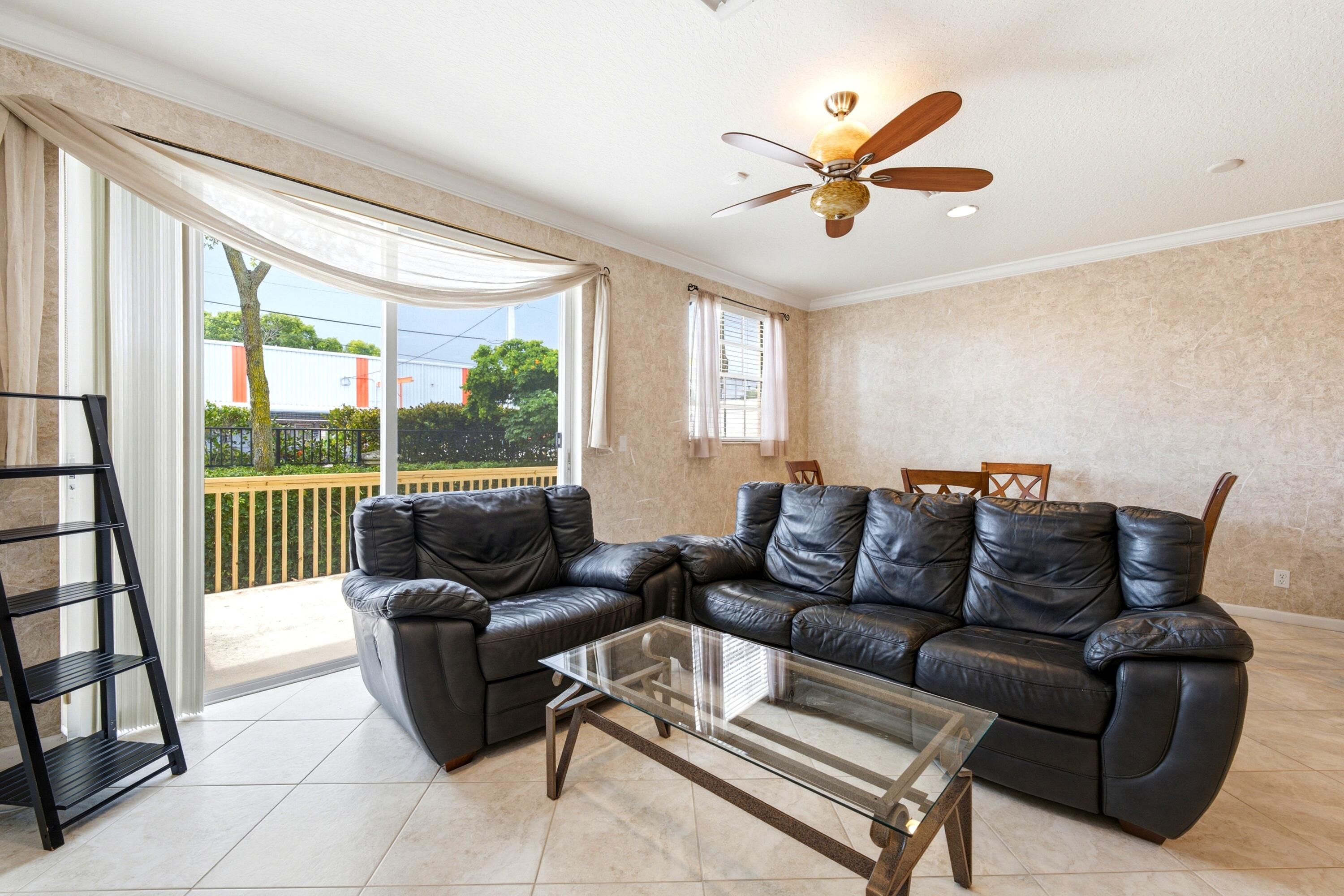 556 Marbella Circle Property Photo 4