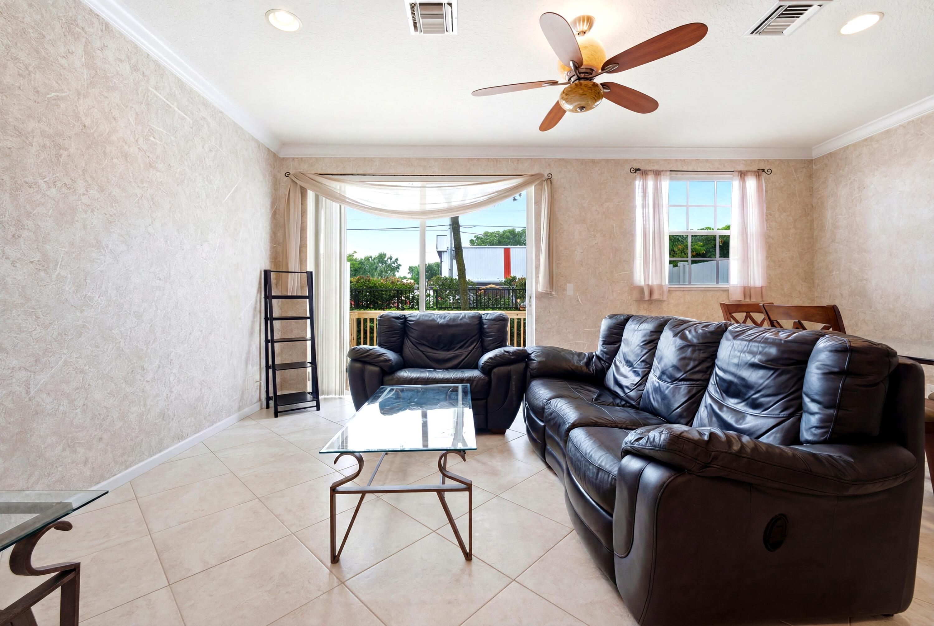 556 Marbella Circle Property Photo 5