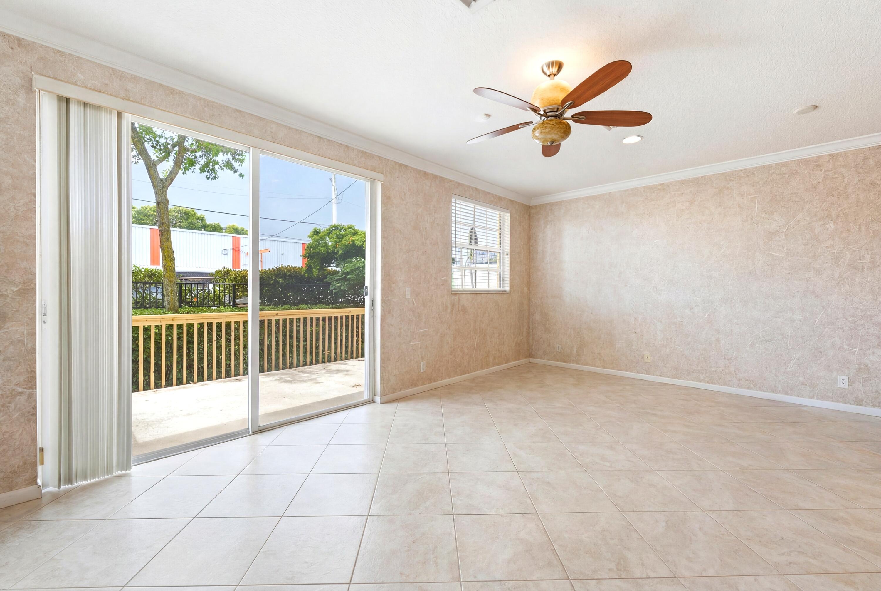 556 Marbella Circle Property Photo 6