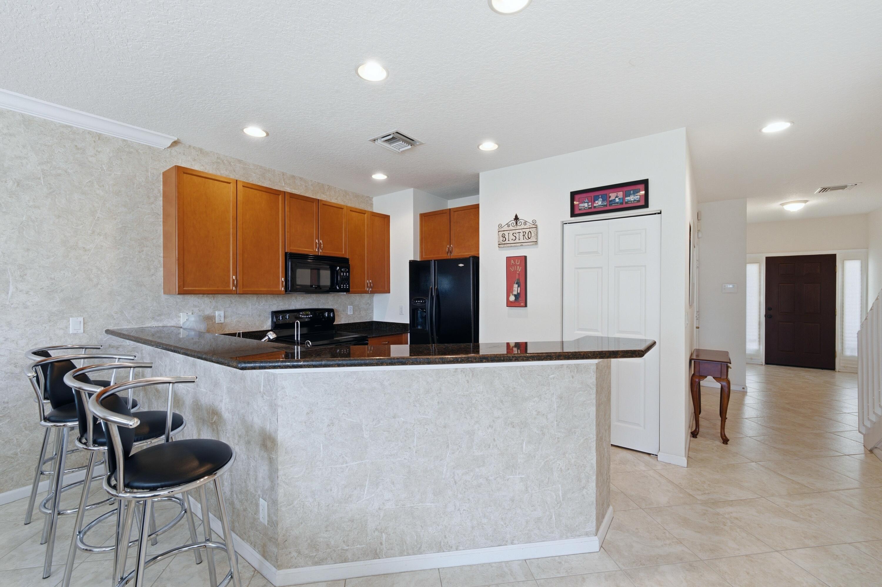 556 Marbella Circle Property Photo 9