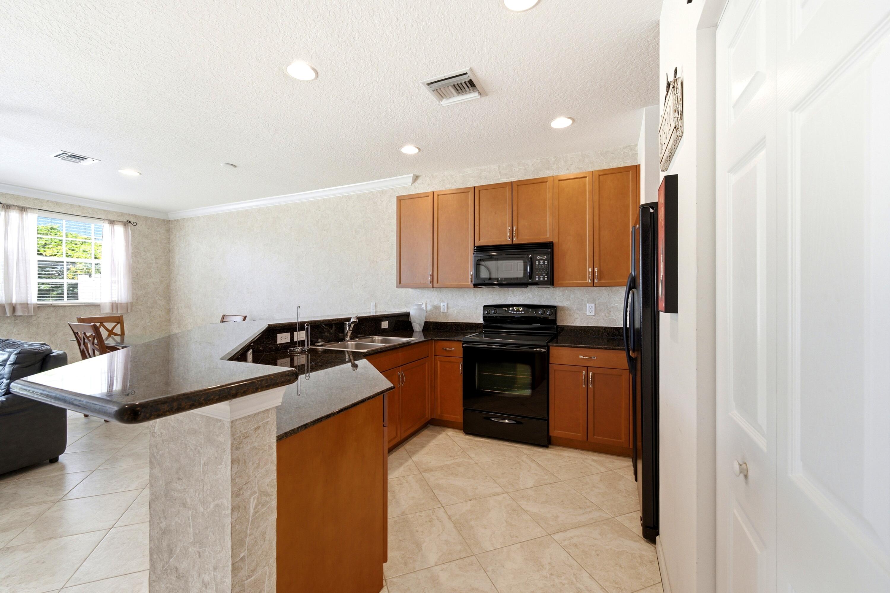 556 Marbella Circle Property Photo 10