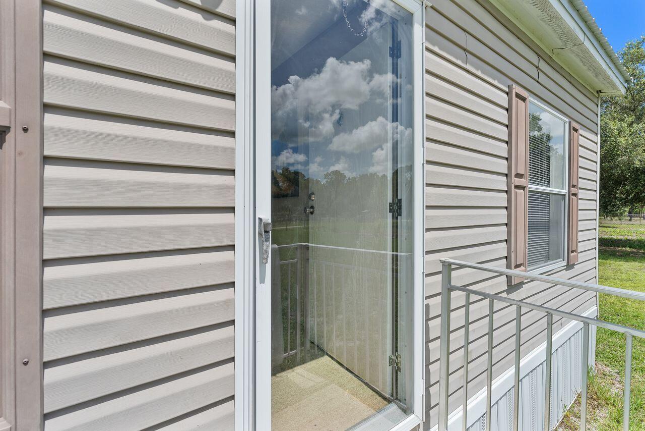 220 N Sendero Street Property Photo 4