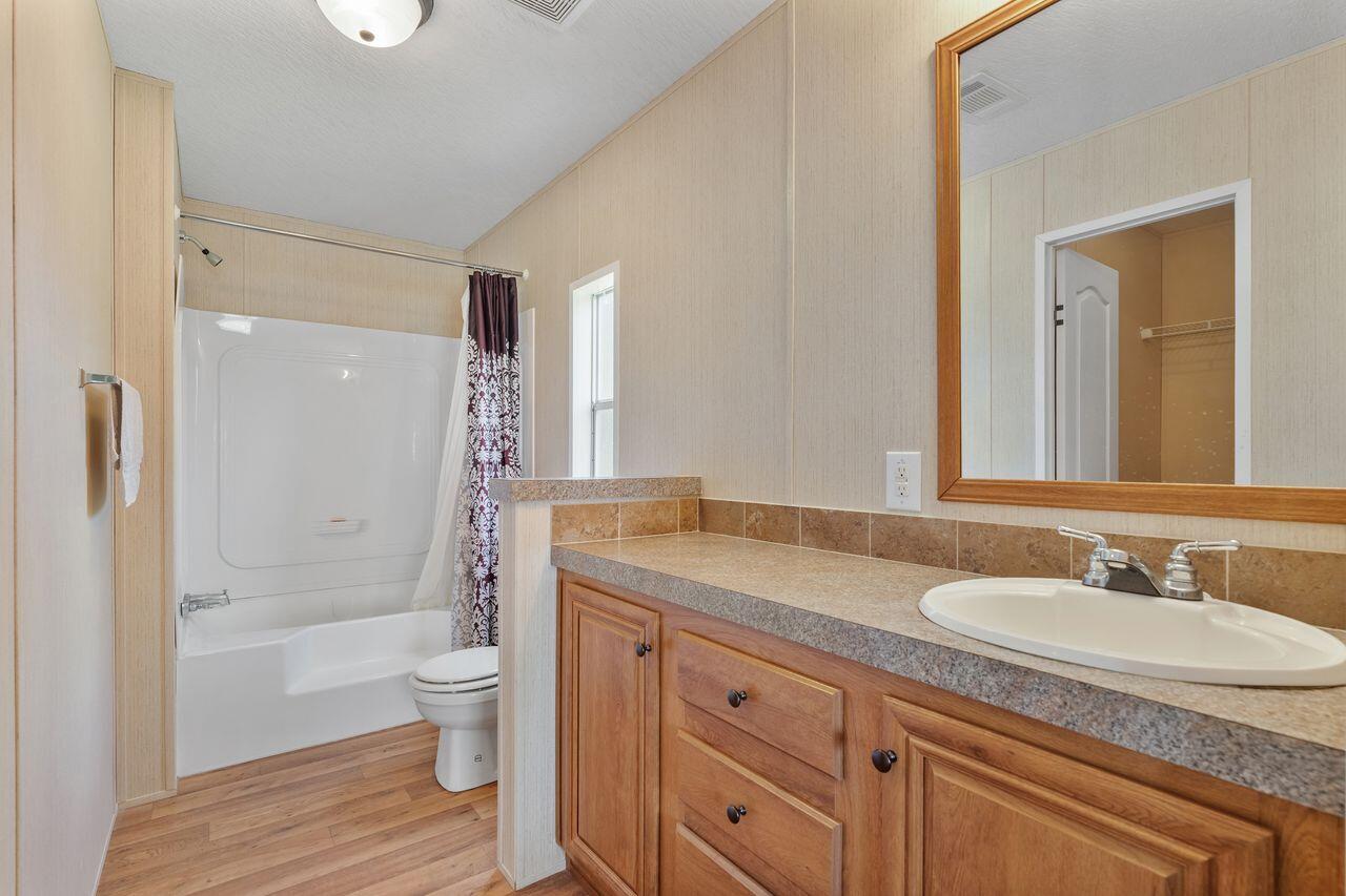 220 N Sendero Street Property Photo 15