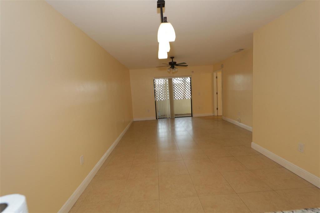 2987 Nw 110th Avenue Property Photo 4