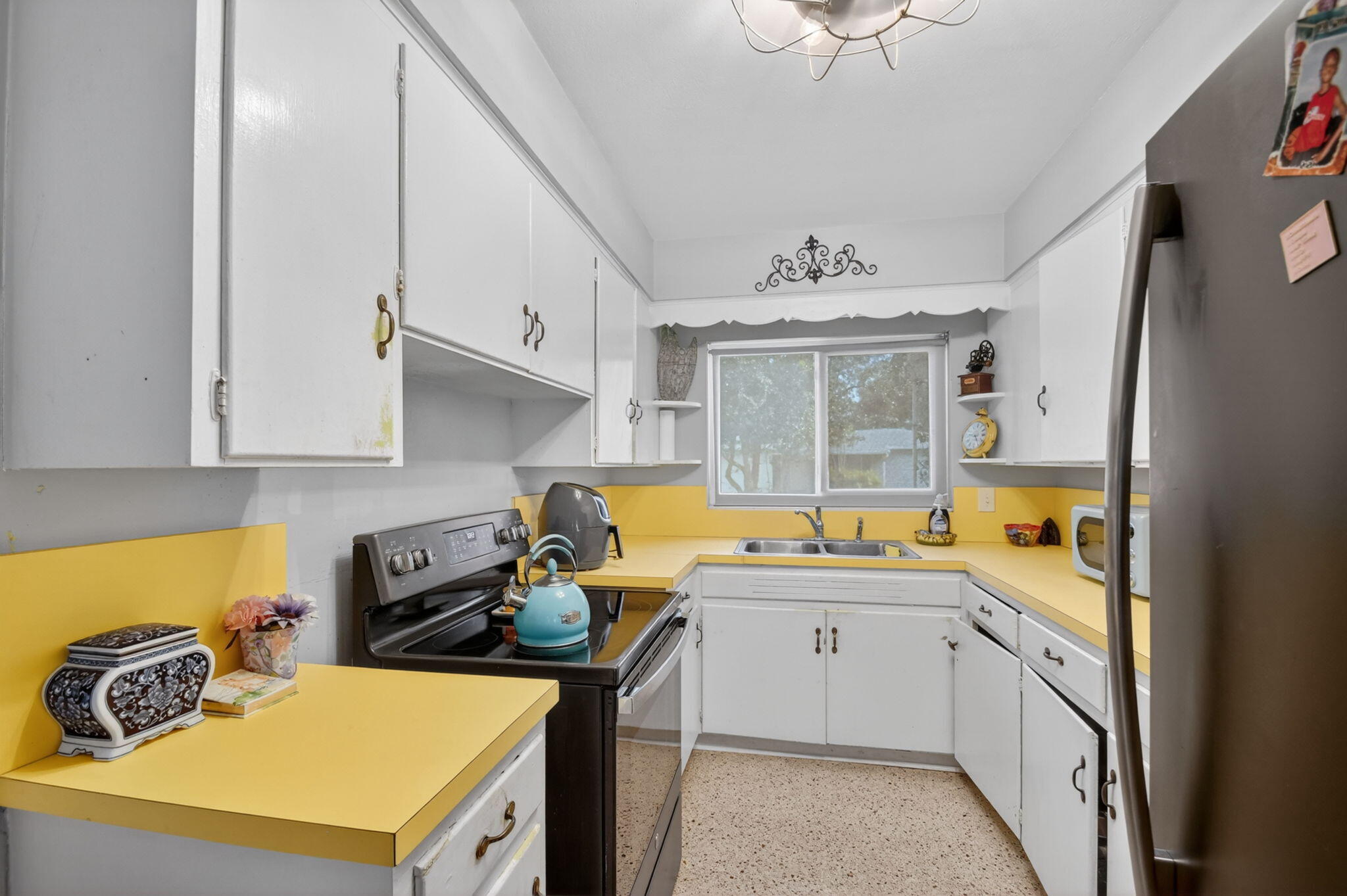 338 Edmor Road Property Photo 6