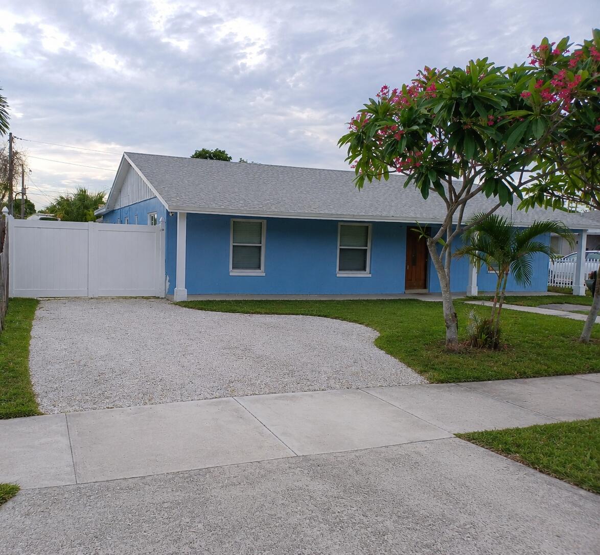 3308 Lake Avenue Property Photo 1