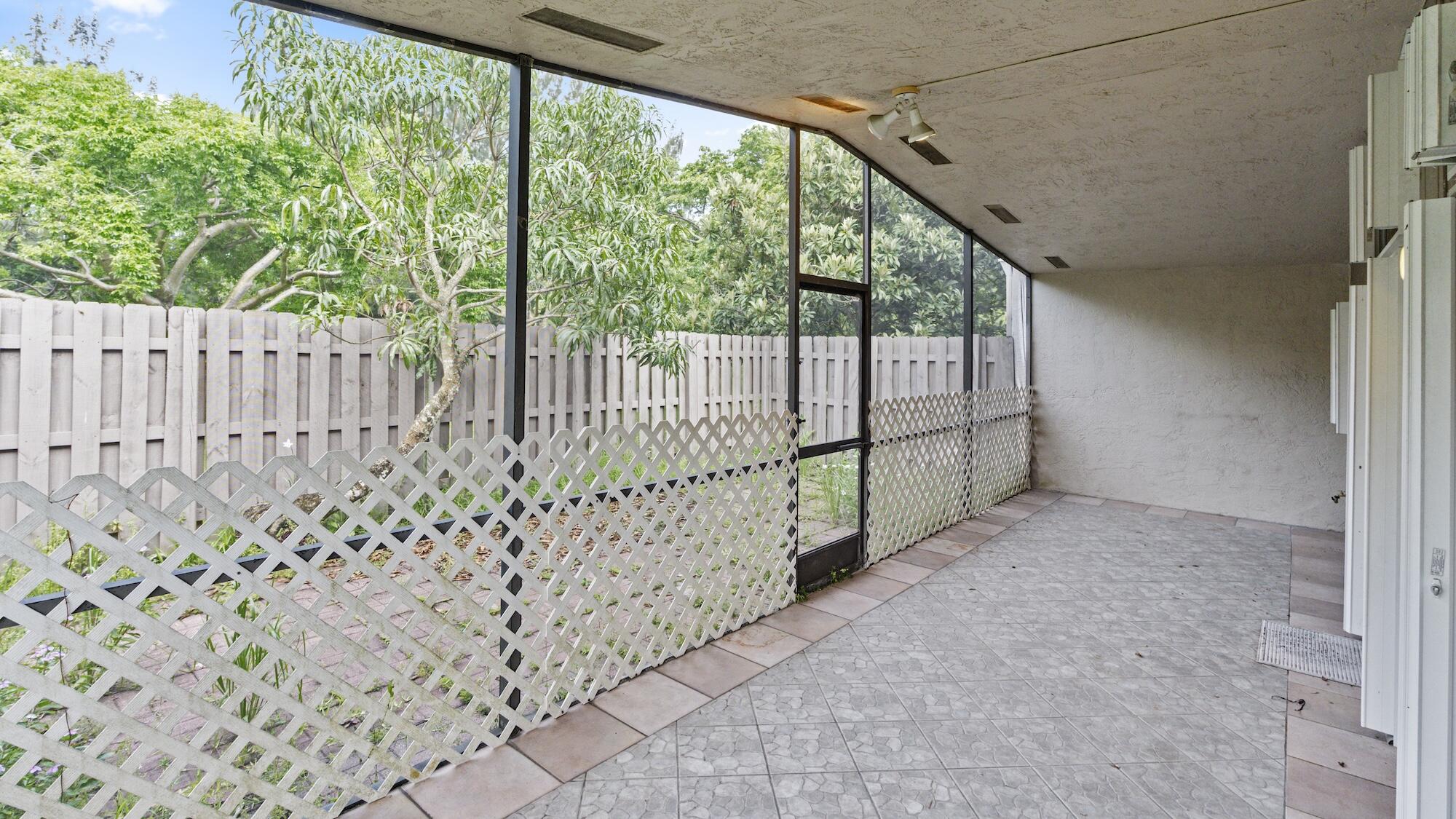 570 Woodgate Circle A Property Photo 12
