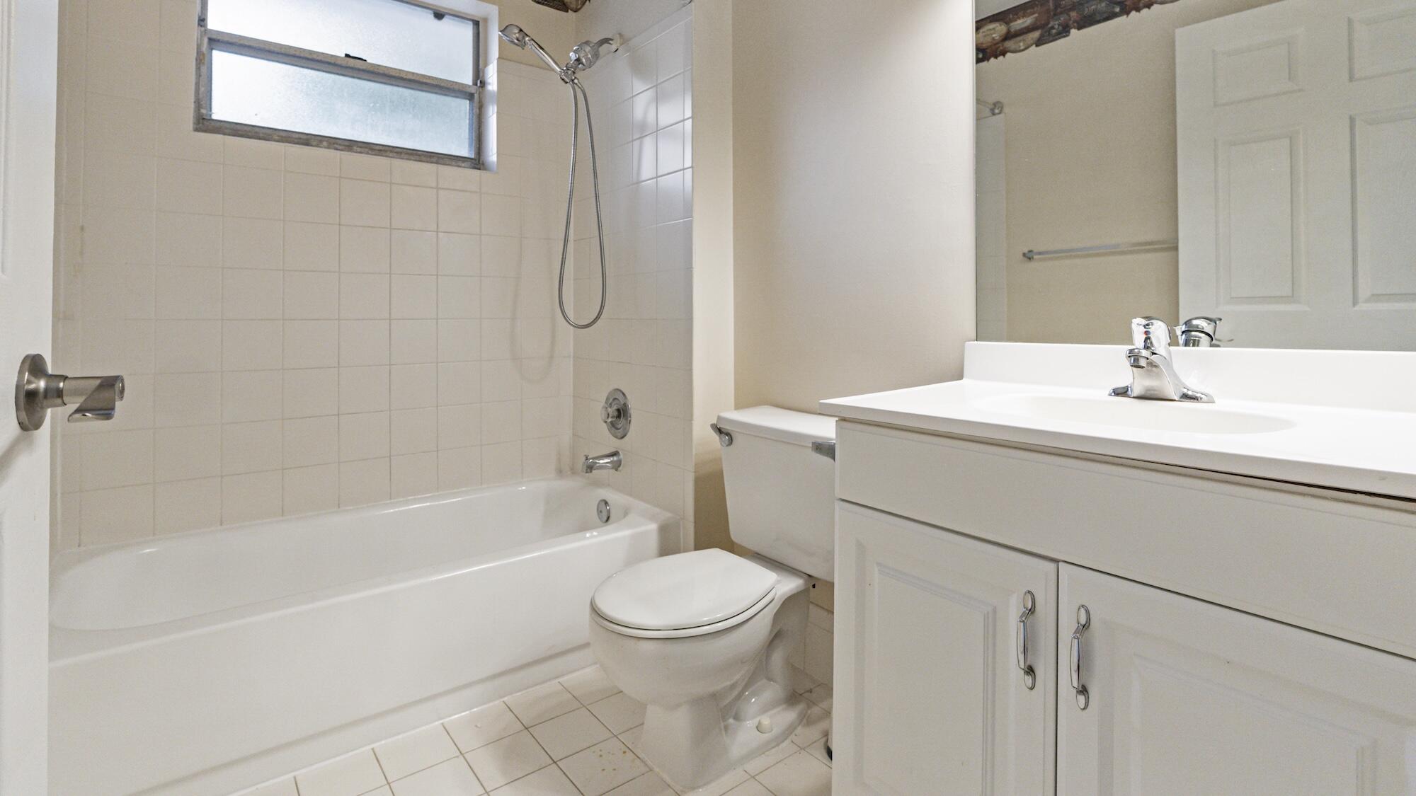 570 Woodgate Circle A Property Photo 24