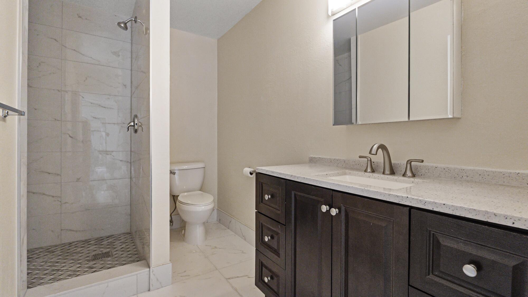570 Woodgate Circle A Property Photo 31