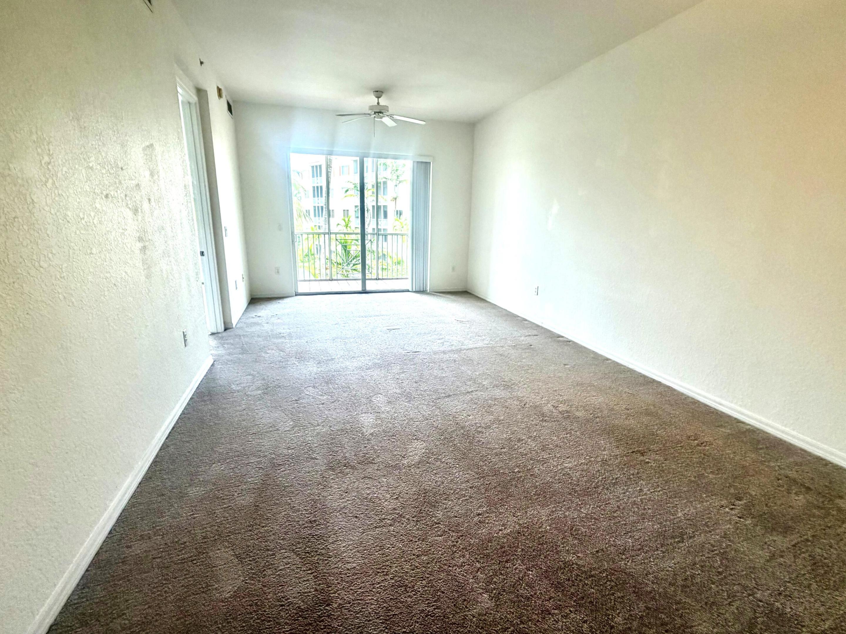 3600 Oaks Clubhouse Drive 309 Property Photo 5