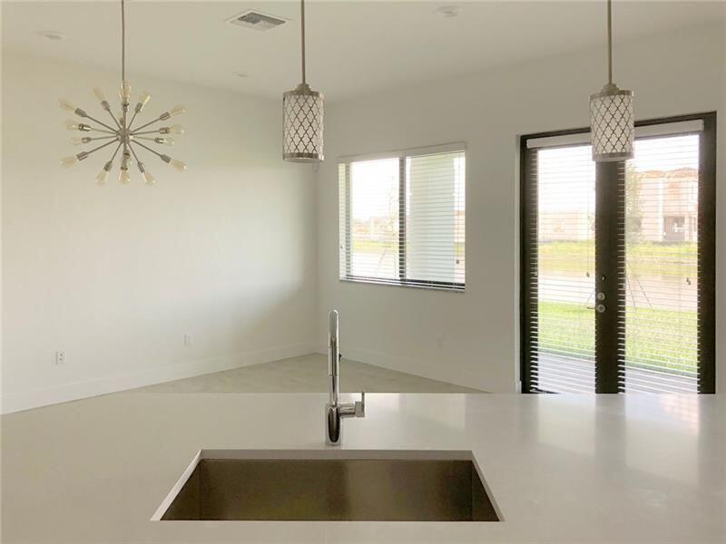 10930 Windward Street Property Photo 7