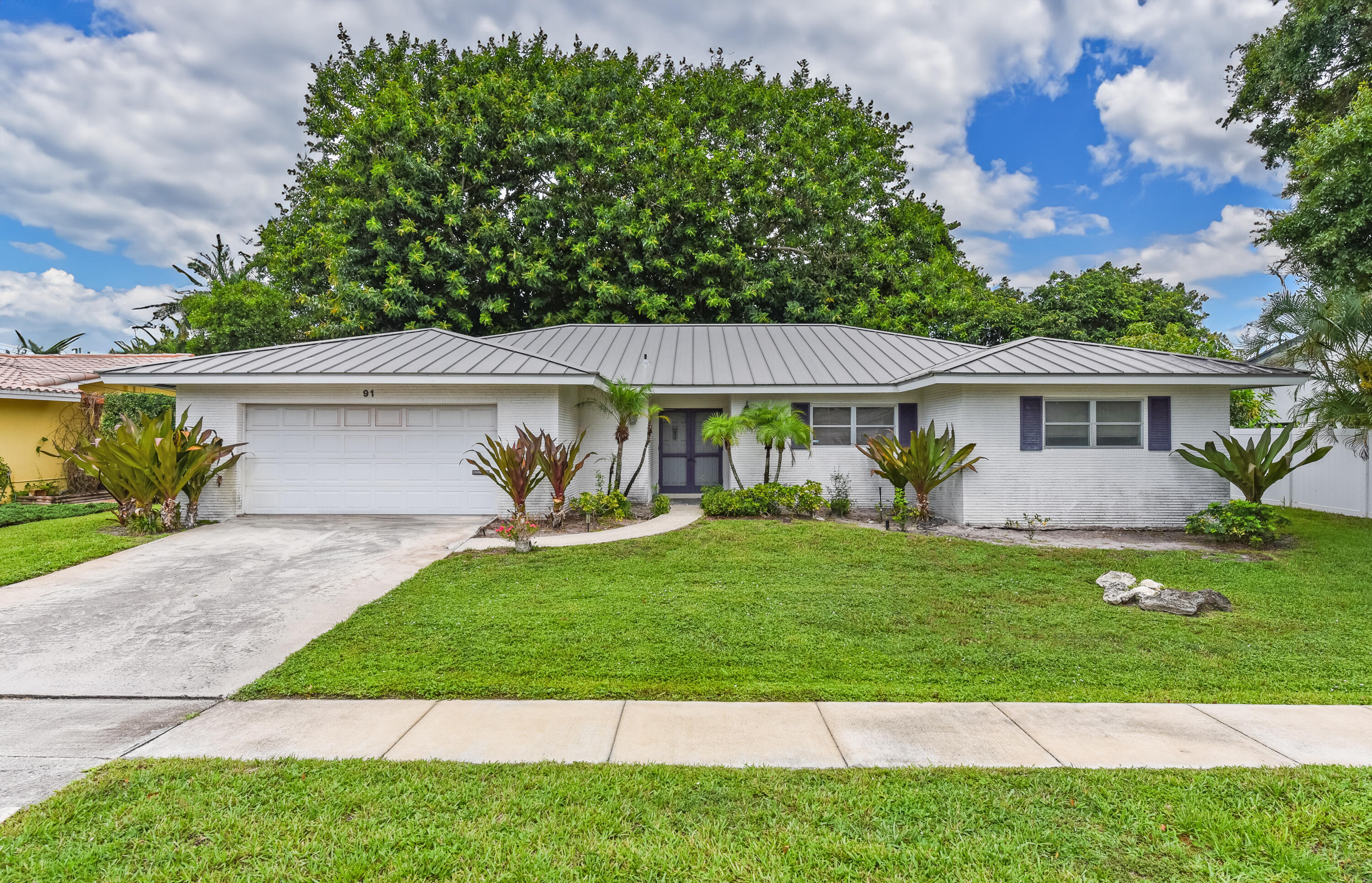 91 SW 11th Avenue