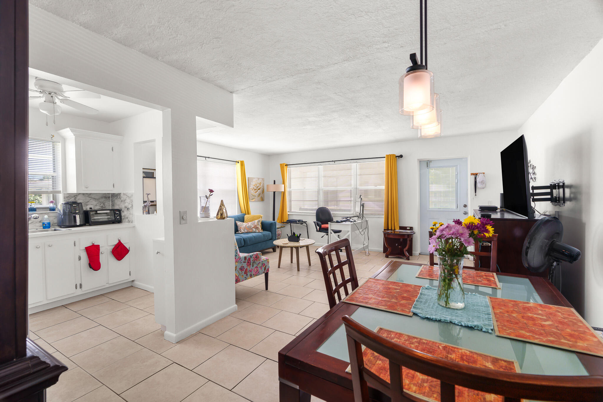 347 Windsor O Property Photo 4