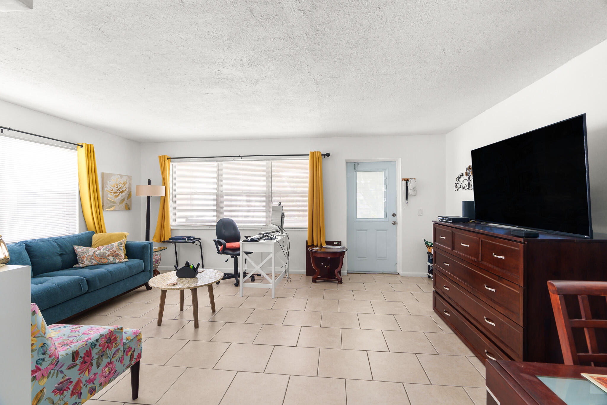 347 Windsor O Property Photo 6