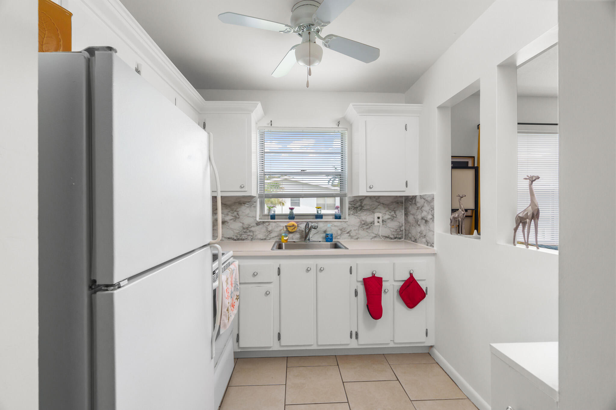 347 Windsor O Property Photo 10