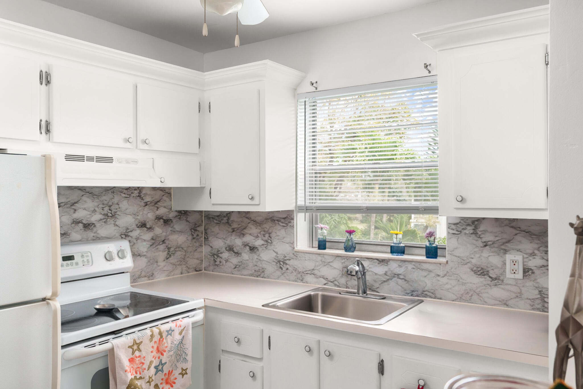 347 Windsor O Property Photo 11
