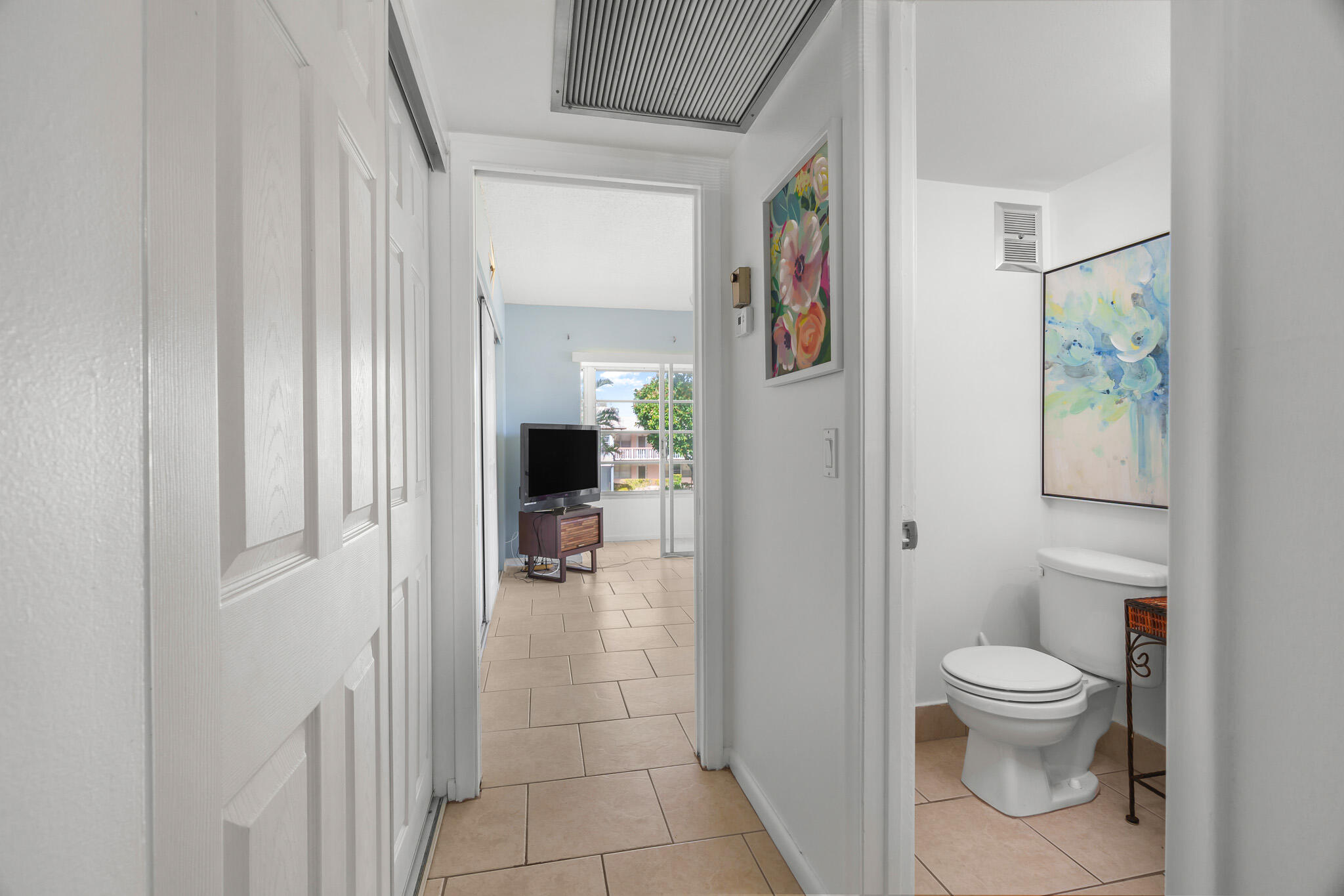 347 Windsor O Property Photo 12