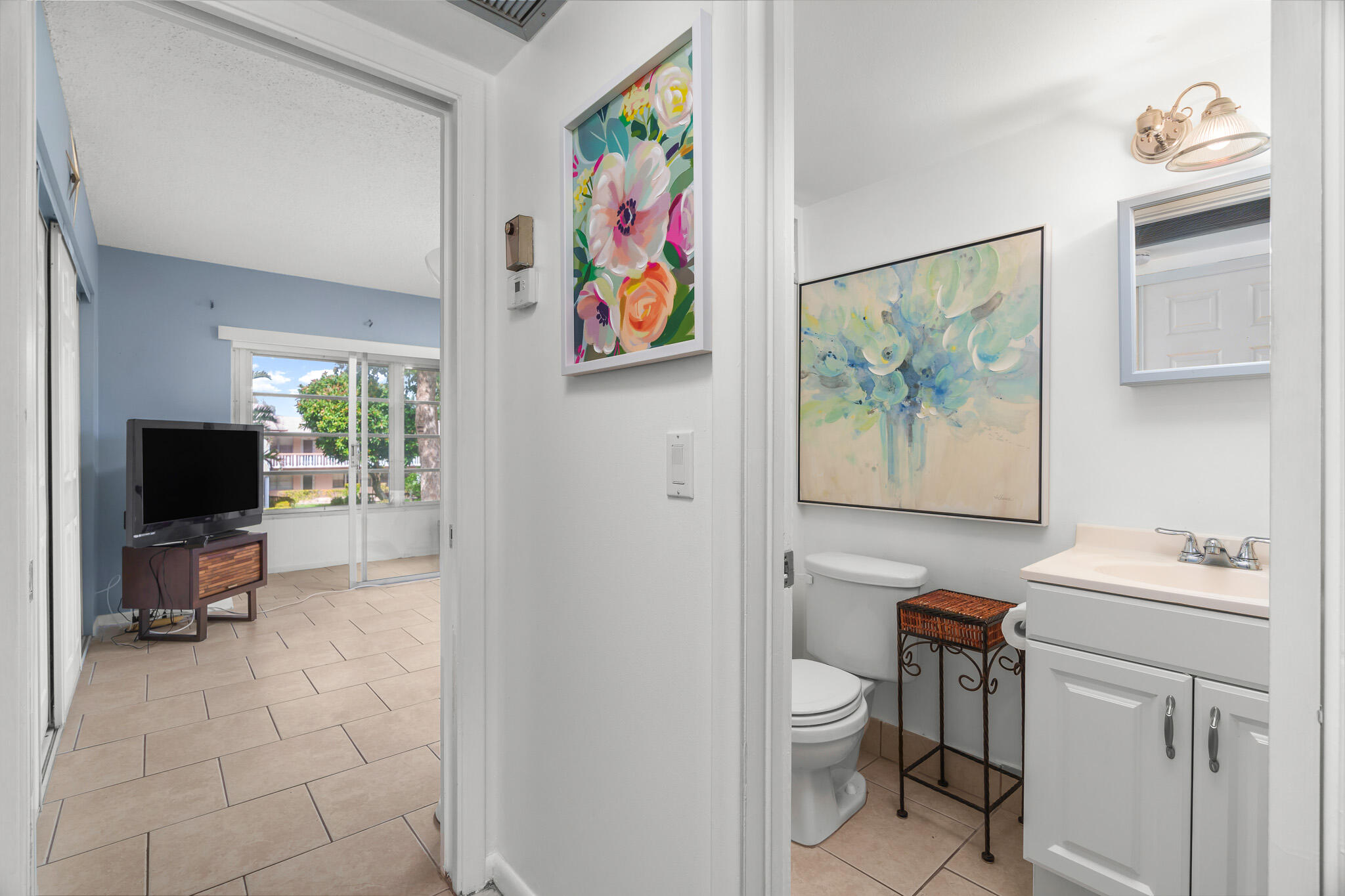347 Windsor O Property Photo 13