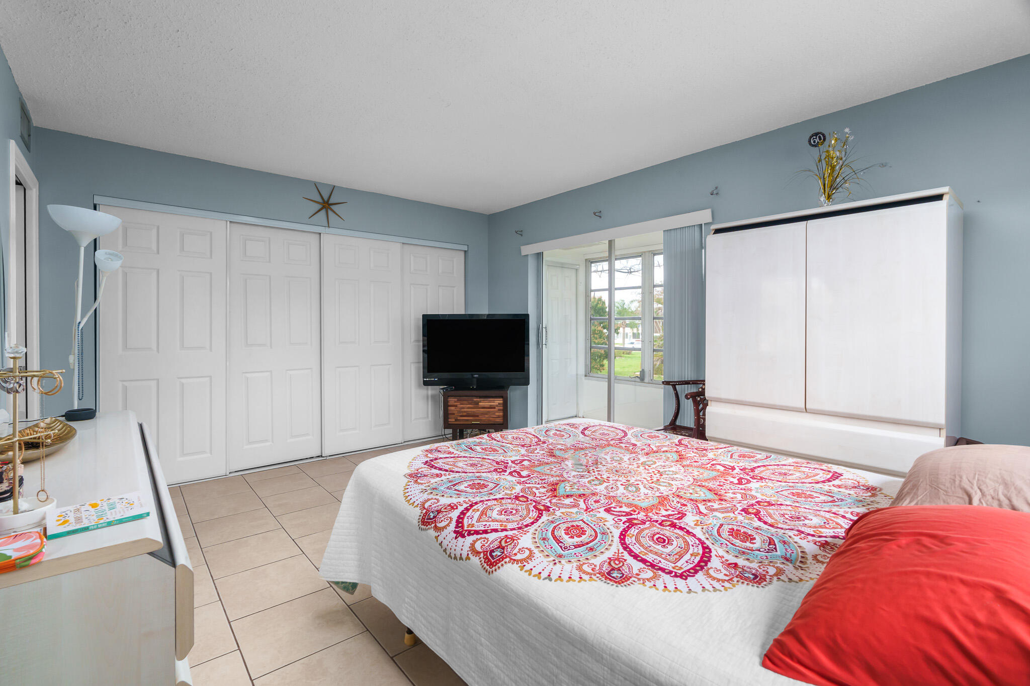 347 Windsor O Property Photo 16