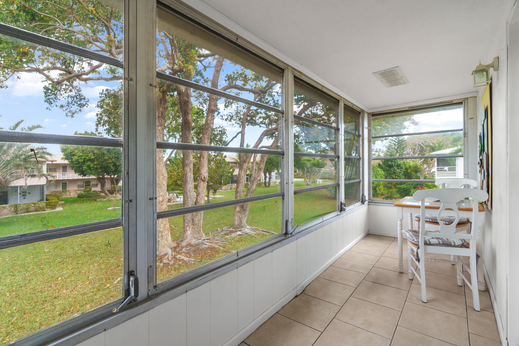 347 Windsor O Property Photo 21