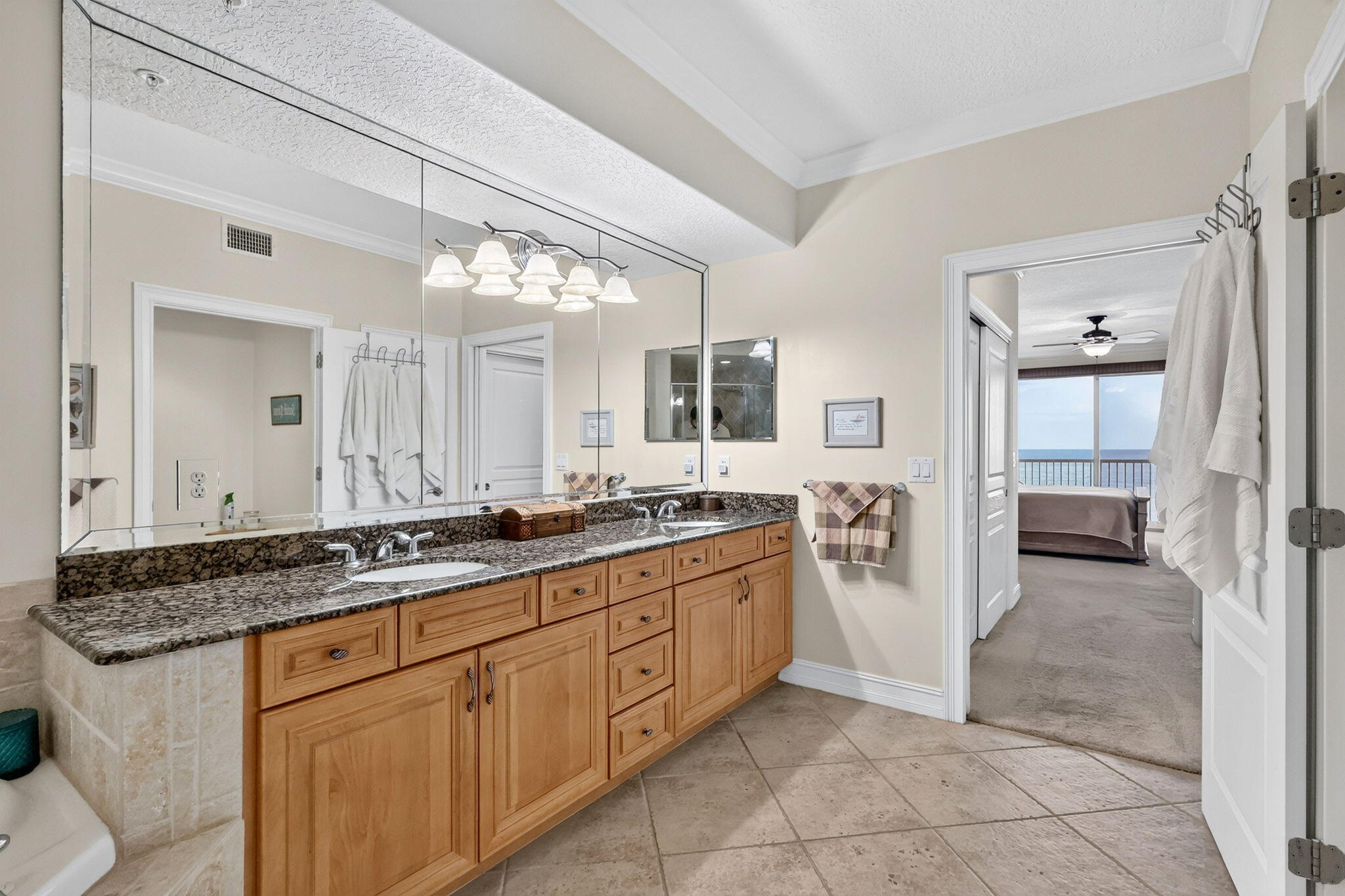 4160 N Hwy A1a 704a Property Photo 32