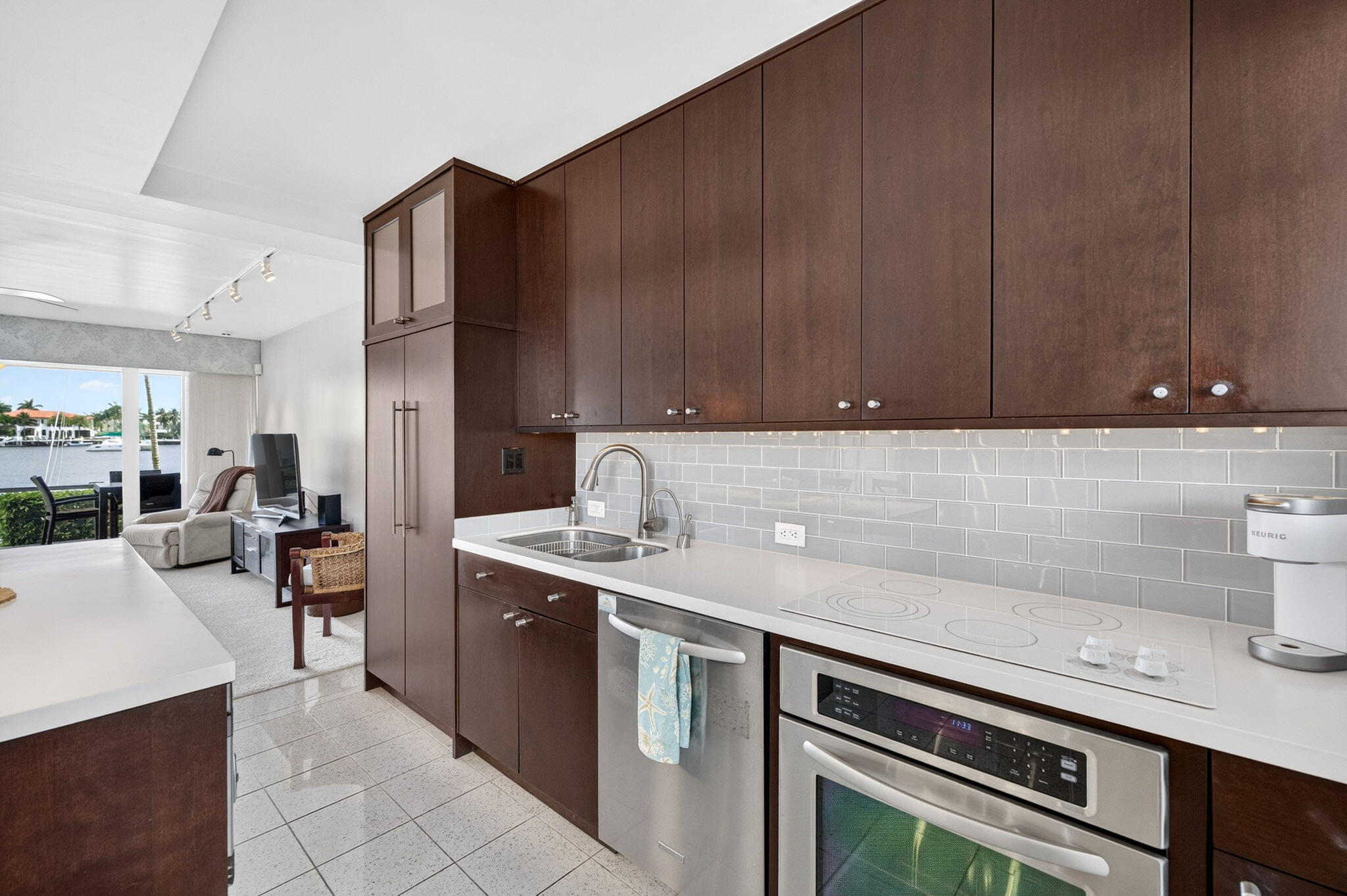 2727 Yacht Club Boulevard 1b Property Photo 5