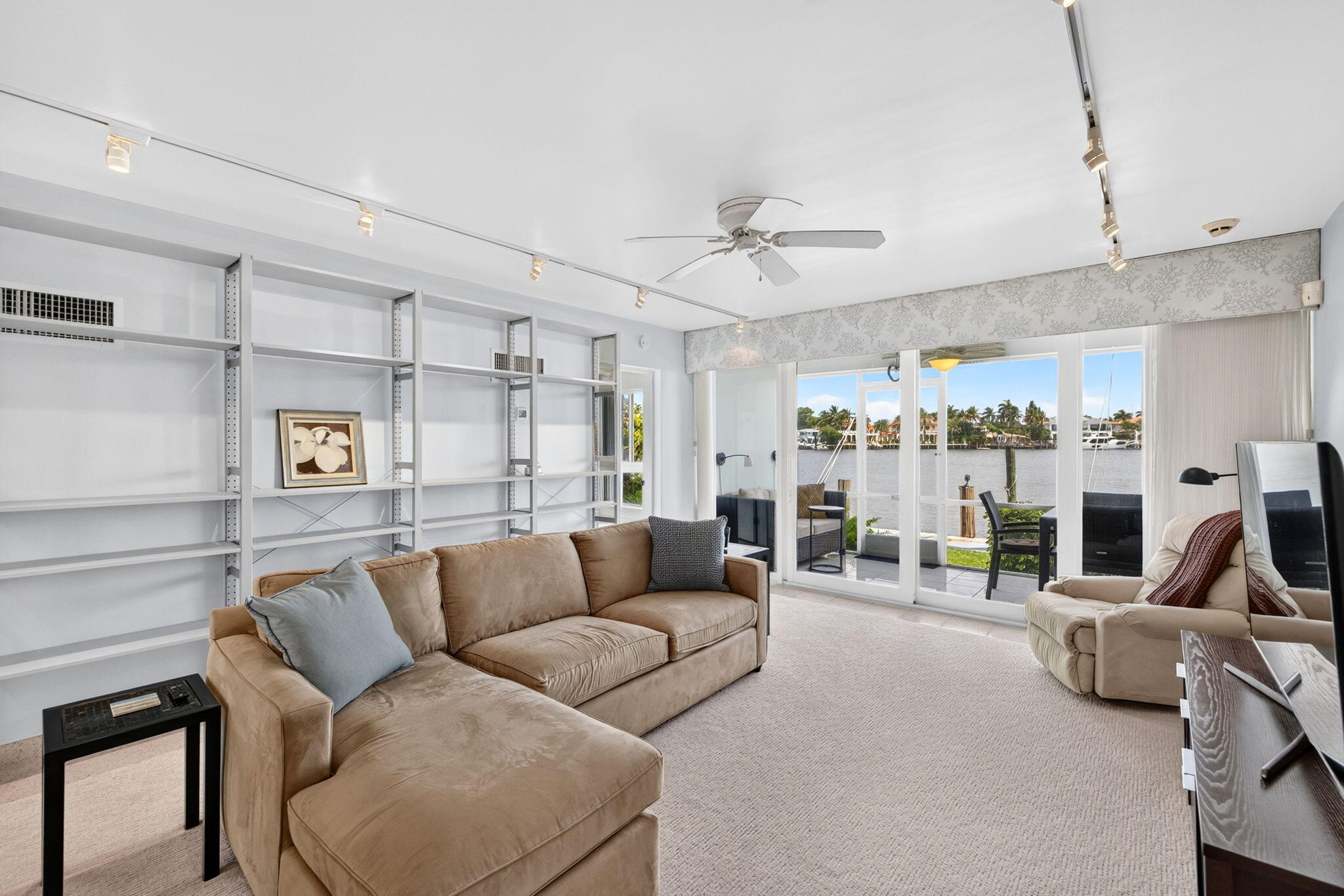 2727 Yacht Club Boulevard 1b Property Photo 13