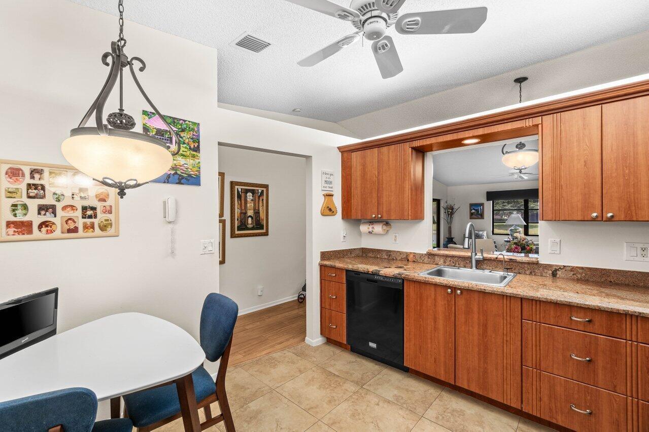 8286 Springlake Drive Property Photo 8