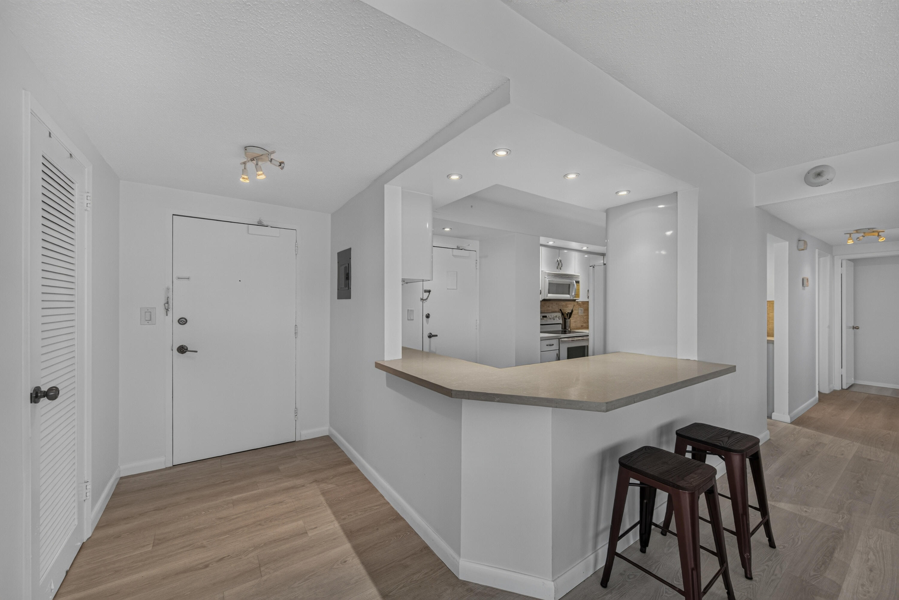 3800 Galt Ocean Drive 1605 Property Photo 4