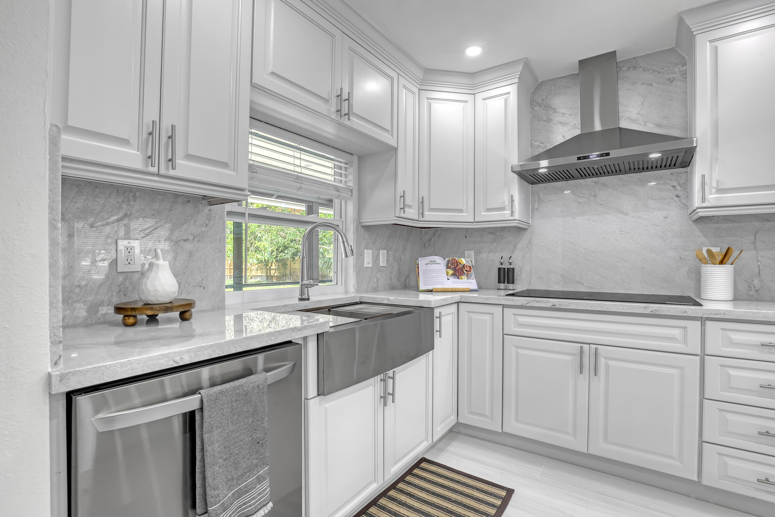 6185 White Oak Court Property Photo 15