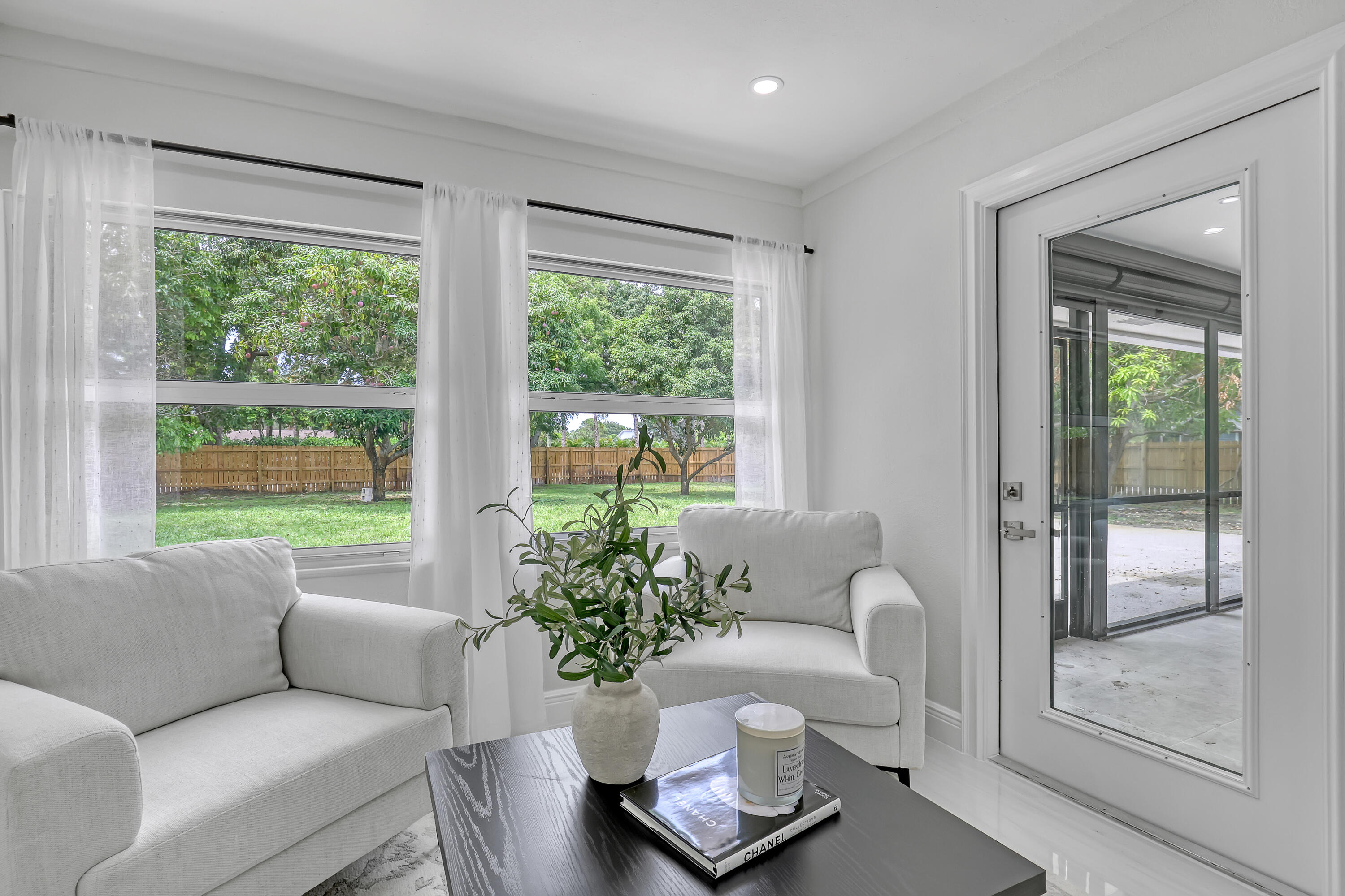 6185 White Oak Court Property Photo 18