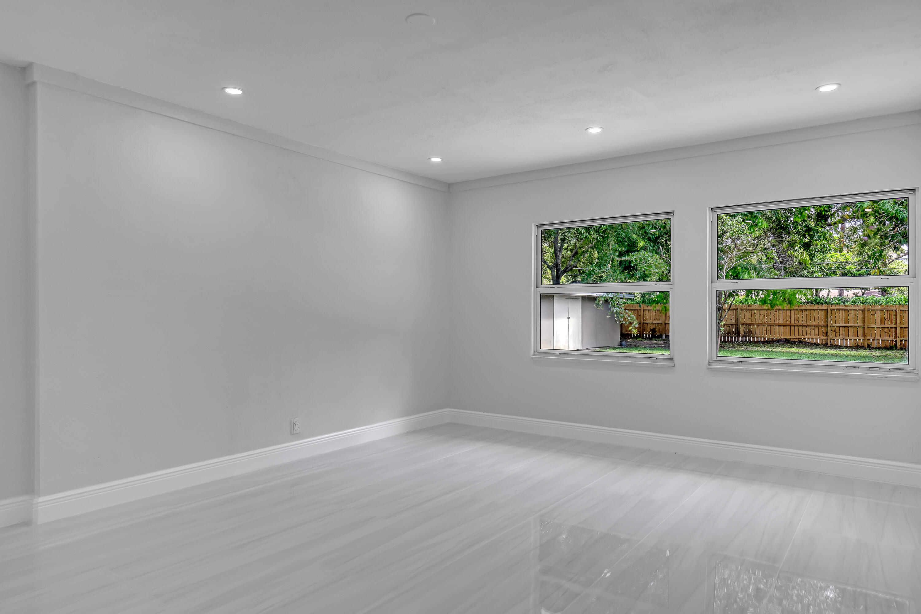 6185 White Oak Court Property Photo 25