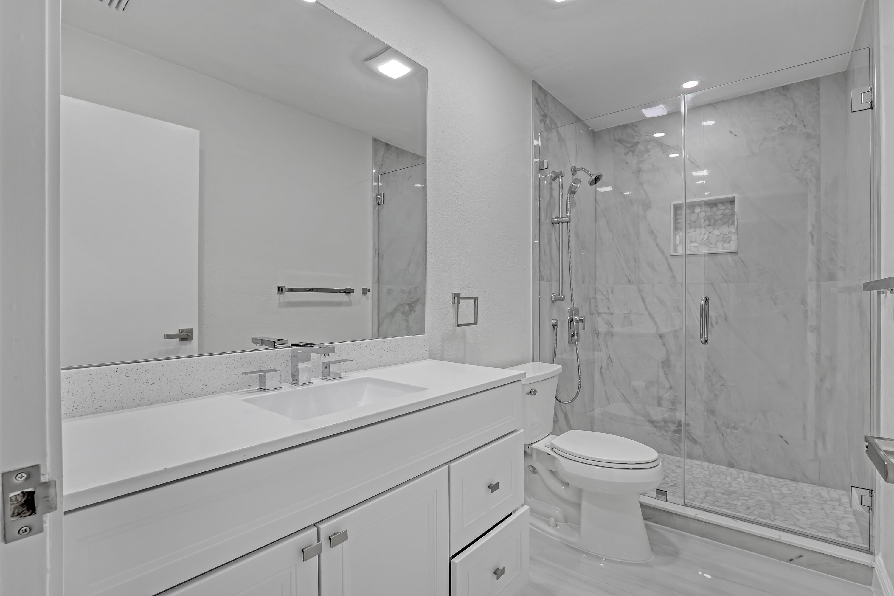 6185 White Oak Court Property Photo 28