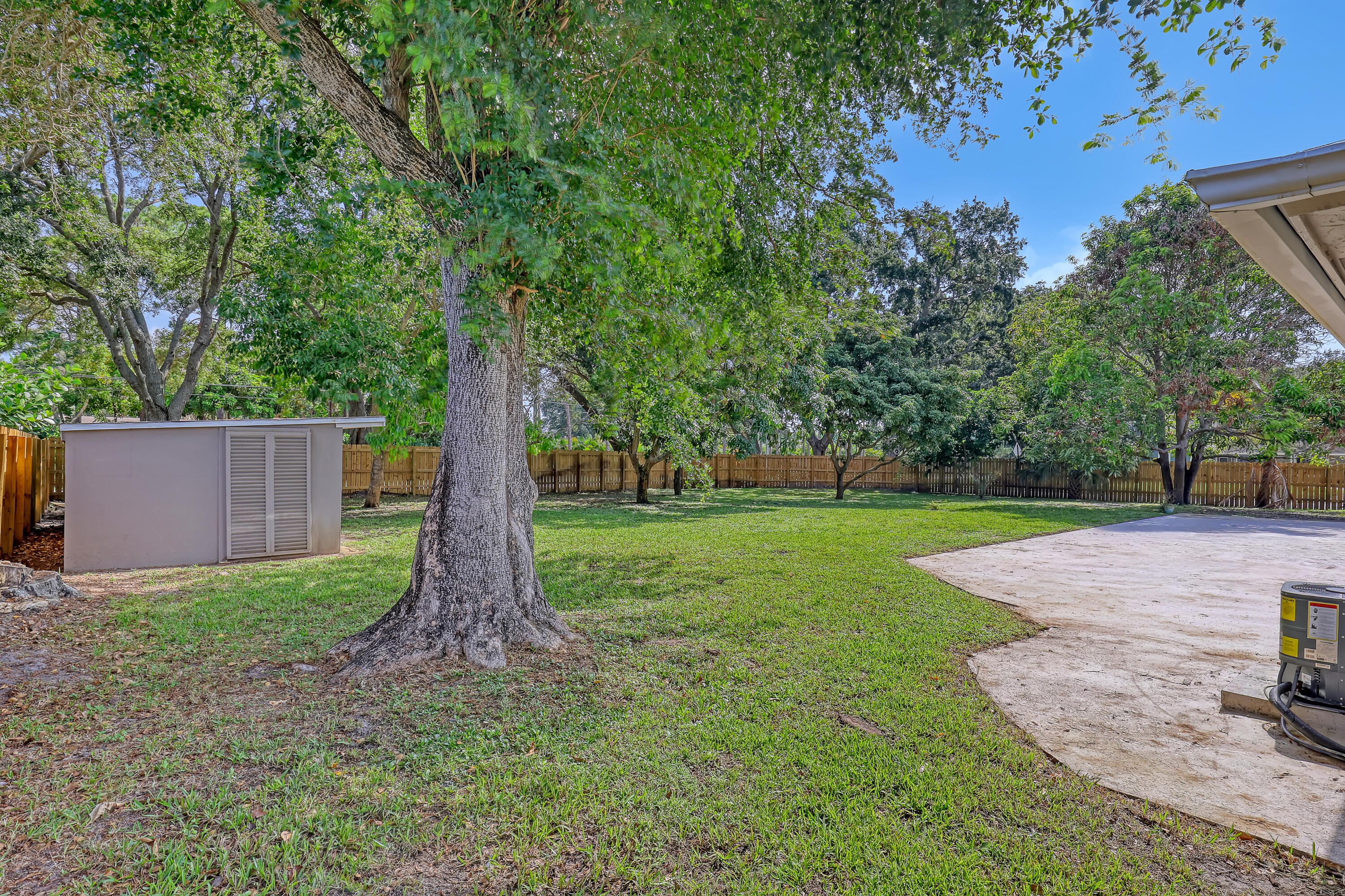 6185 White Oak Court Property Photo 41