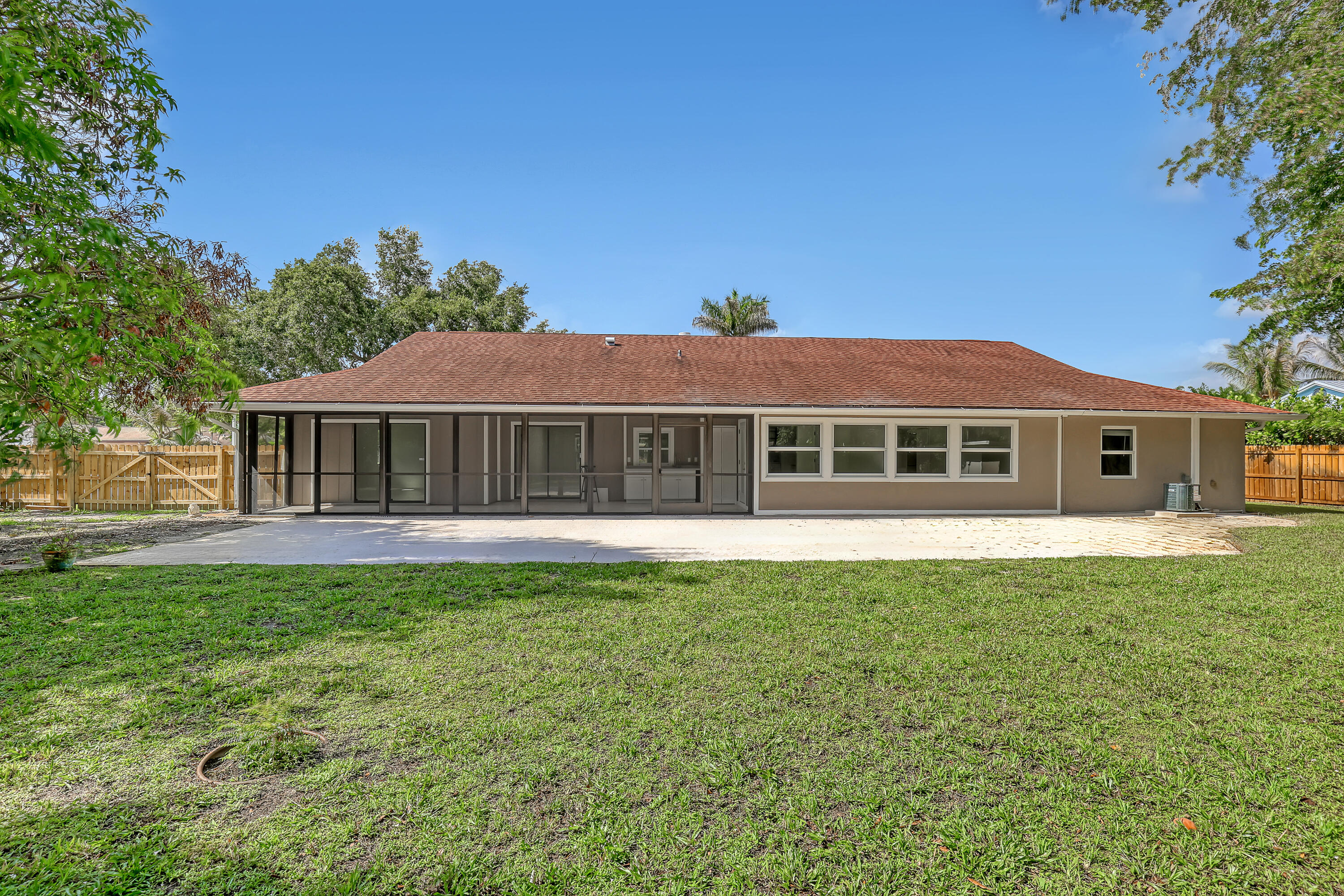 6185 White Oak Court Property Photo 45