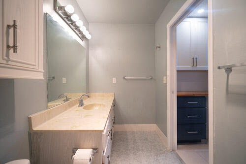235 Nw 46th Avenue B Property Photo 7
