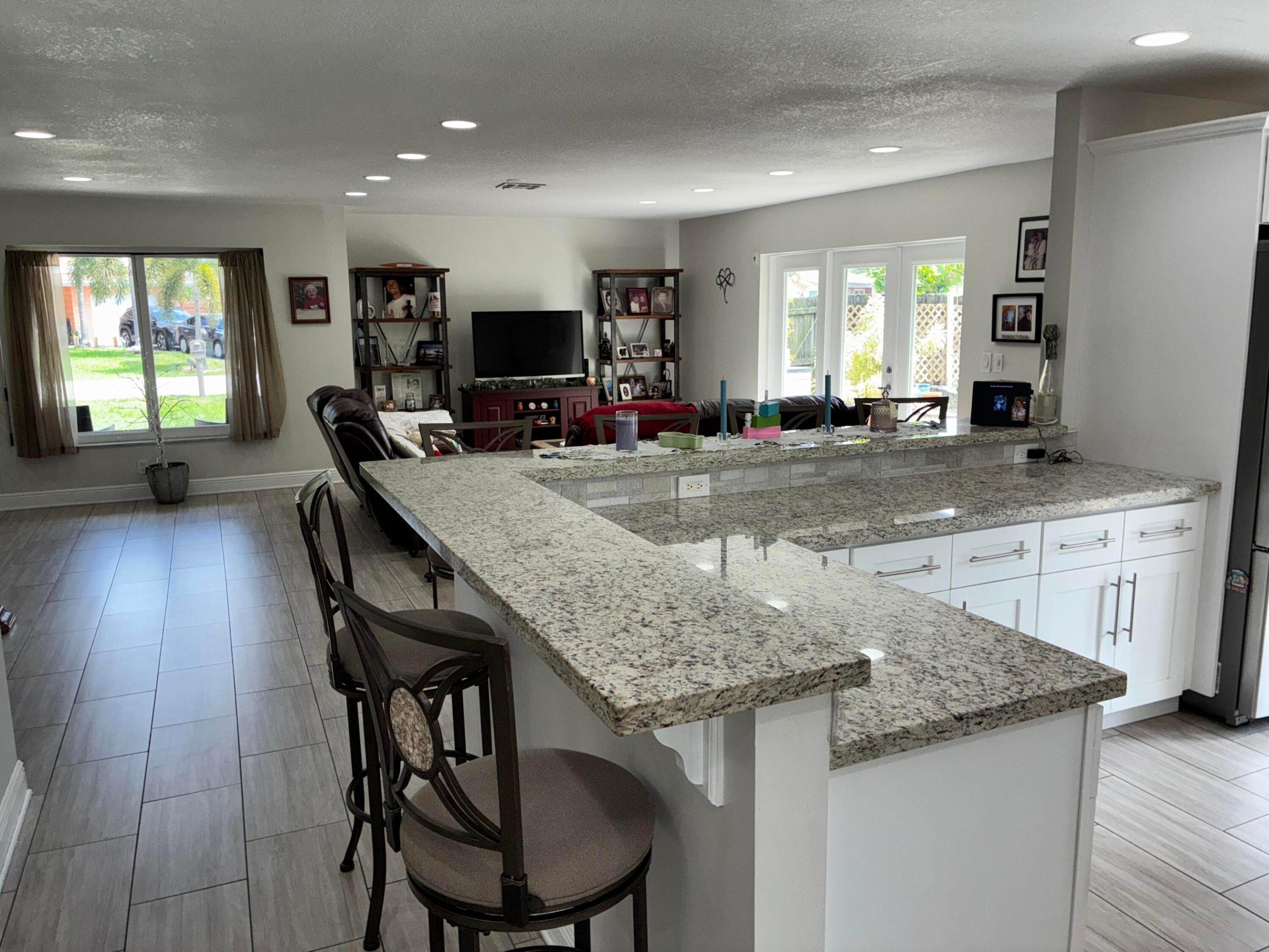 3181 Nw 66th Street Property Photo 9