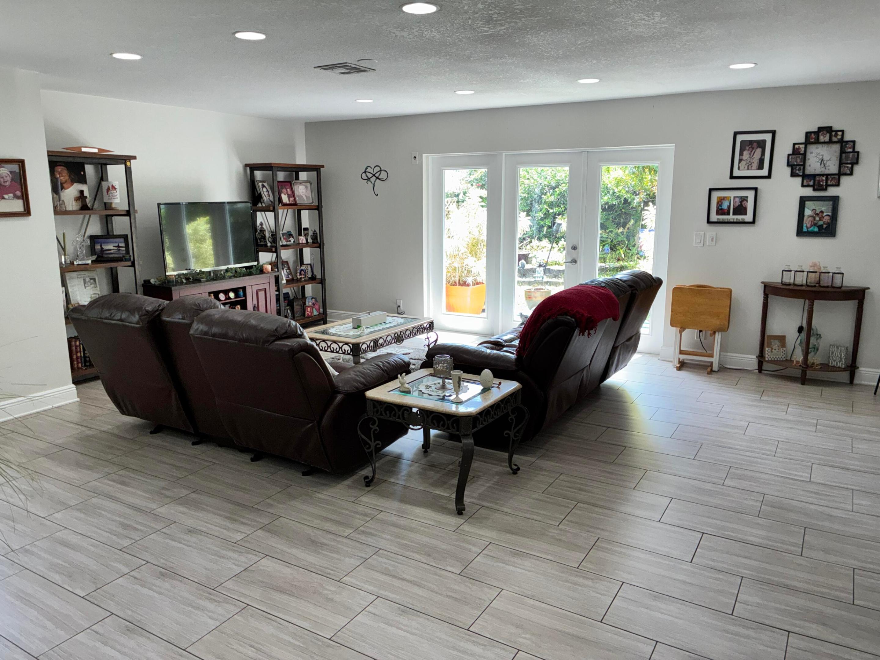 3181 Nw 66th Street Property Photo 12