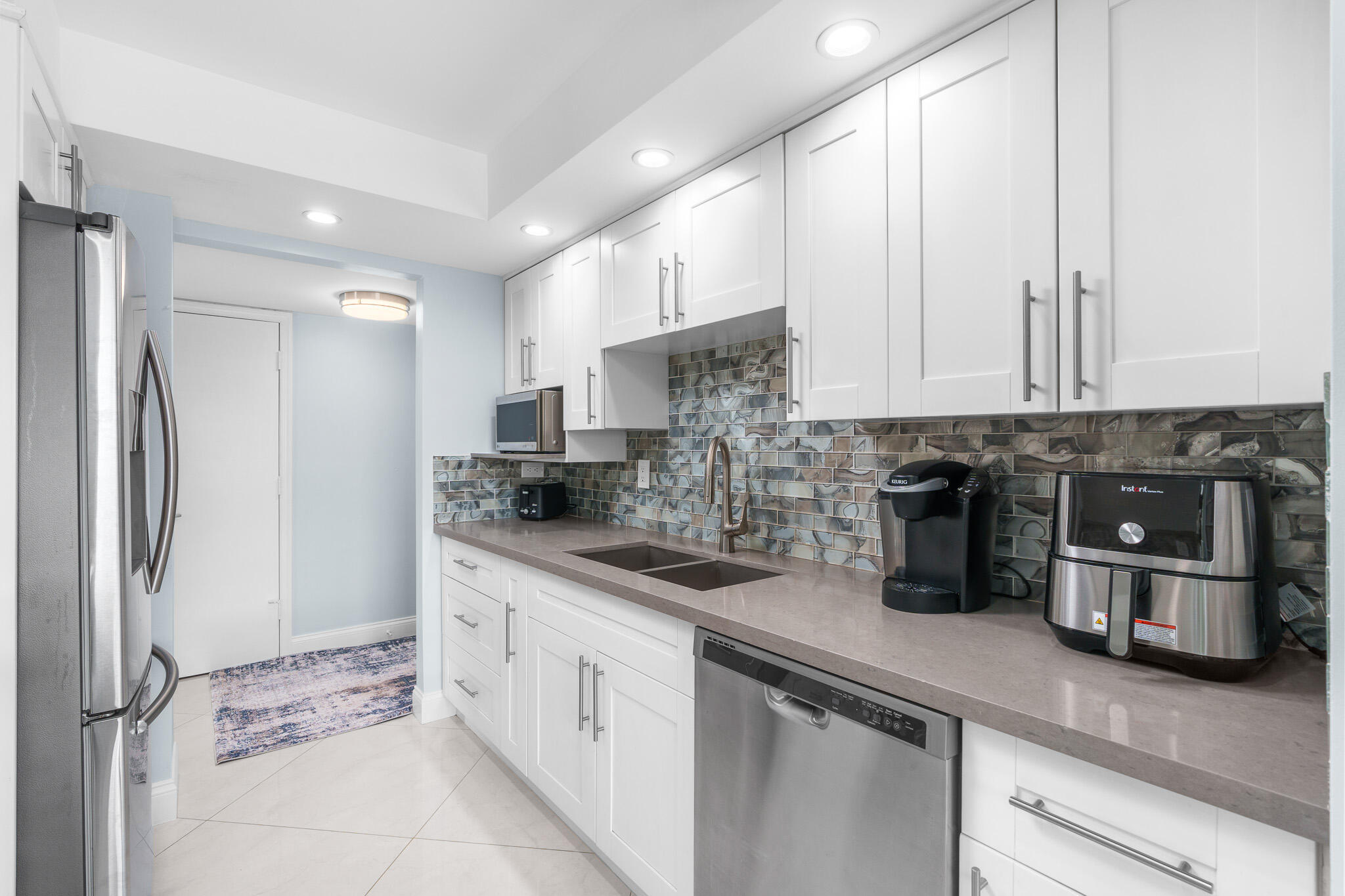 950 Ponce De Leon Road 401 Property Photo 14