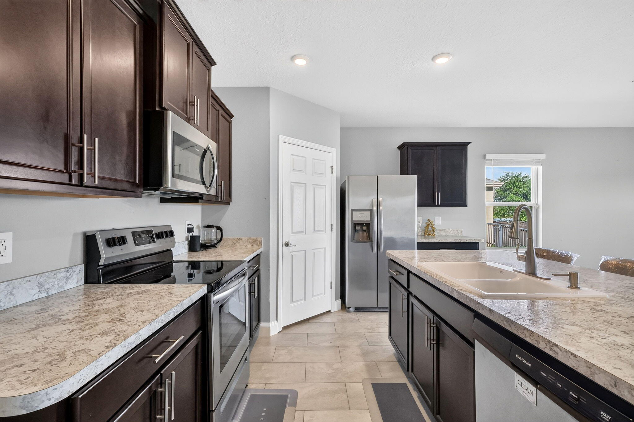 8649 Cobblestone Drive Property Photo 13