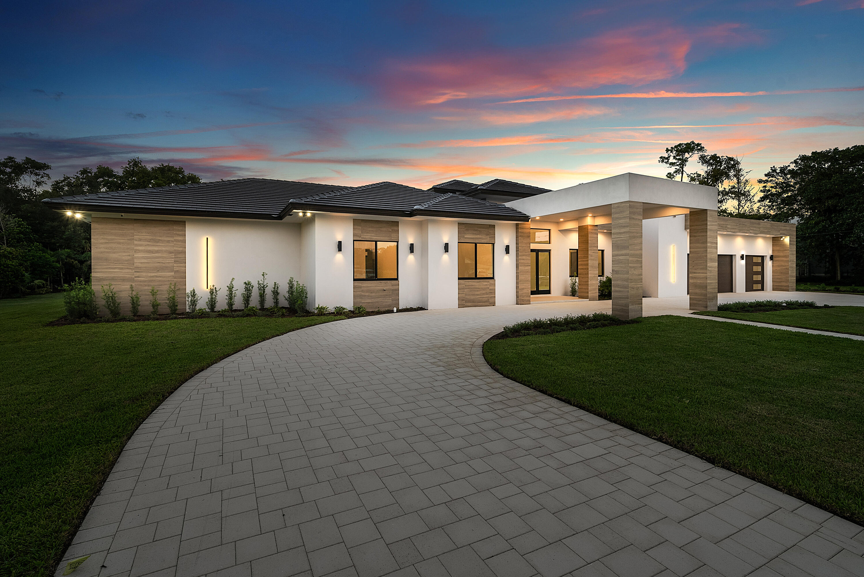 14817 Paddock Drive Property Photo 4