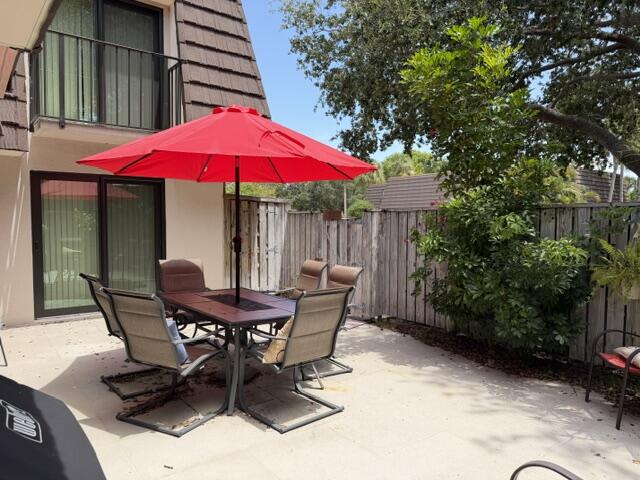 1604 16th Court Property Photo 3