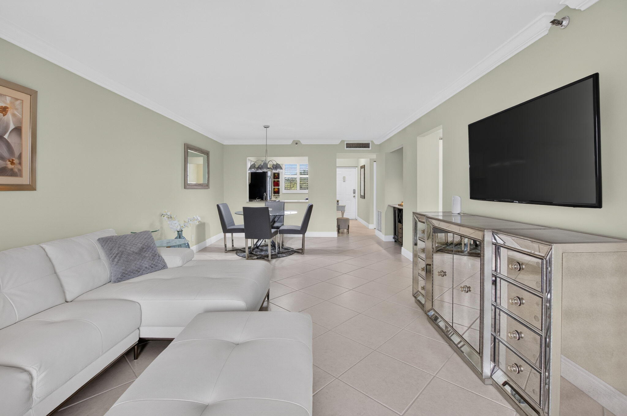 2070 Homewood Boulevard 5050 Property Photo 3