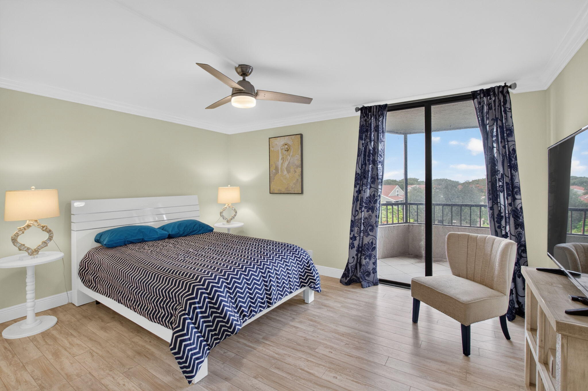 2070 Homewood Boulevard 5050 Property Photo 15