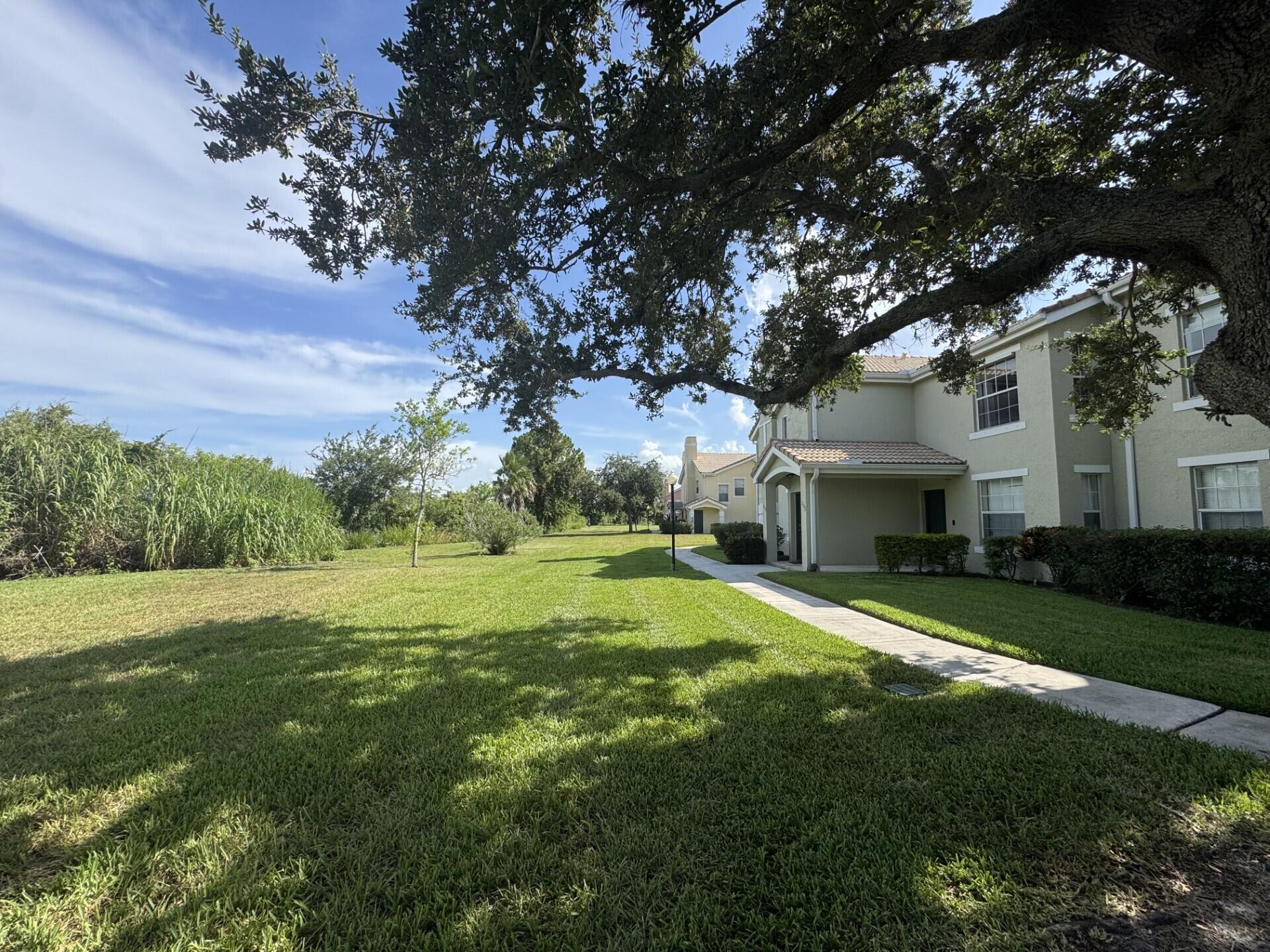 122 Sw Peacock Boulevard 12-202 Property Photo 3